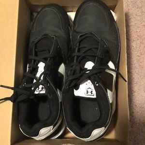 Under armour women’s cleats